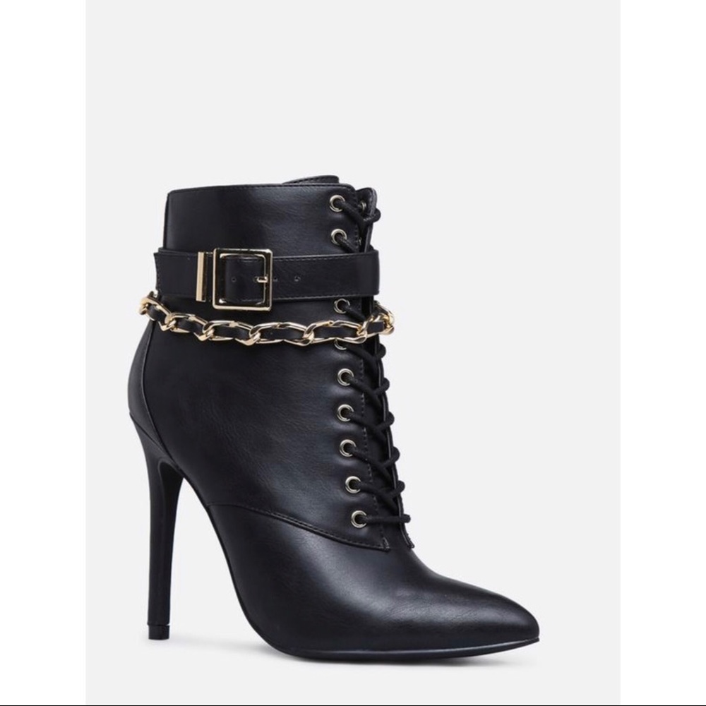 🆕JustFab Ankle Chain Black Bootie